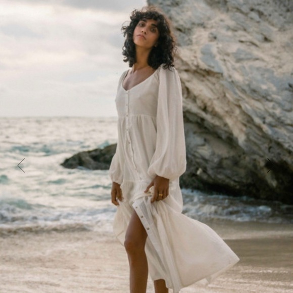 Billabong Dresses & Skirts - Ivory/White Billabong maxi/midi dress w/puff sleeves SZ large